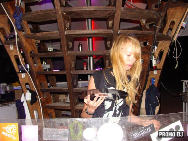 HEY!LEN -BUBBLE BAR KAZANTIP